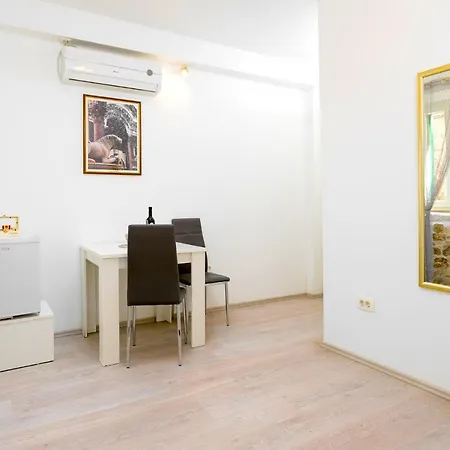 Superior Within Diocletian Walls Apartment *